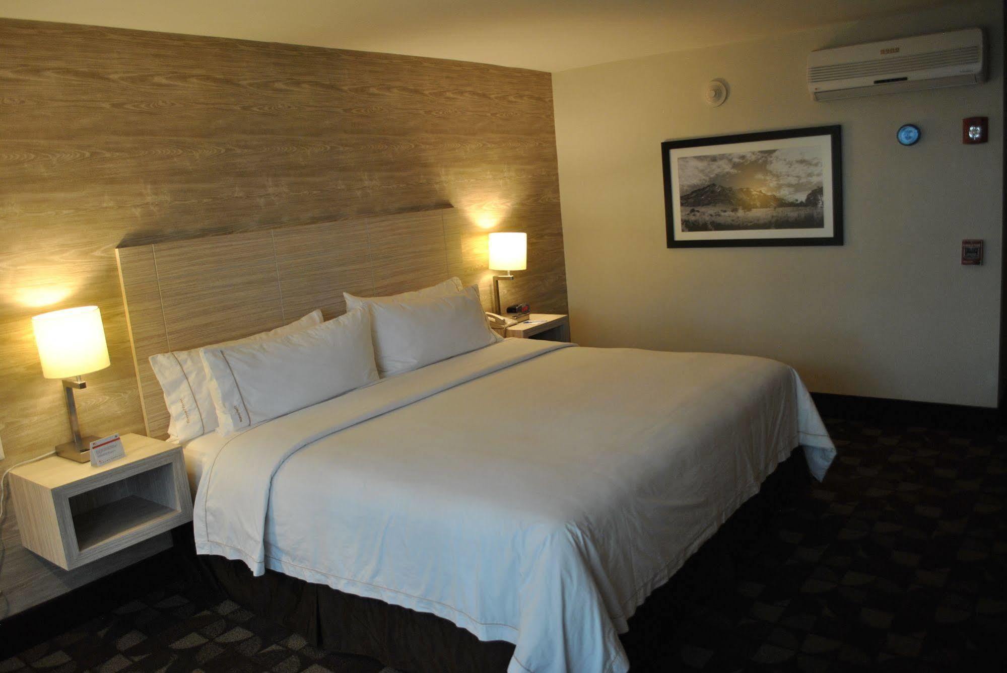 Holiday Inn Express Toluca By Ihg Bagian luar foto