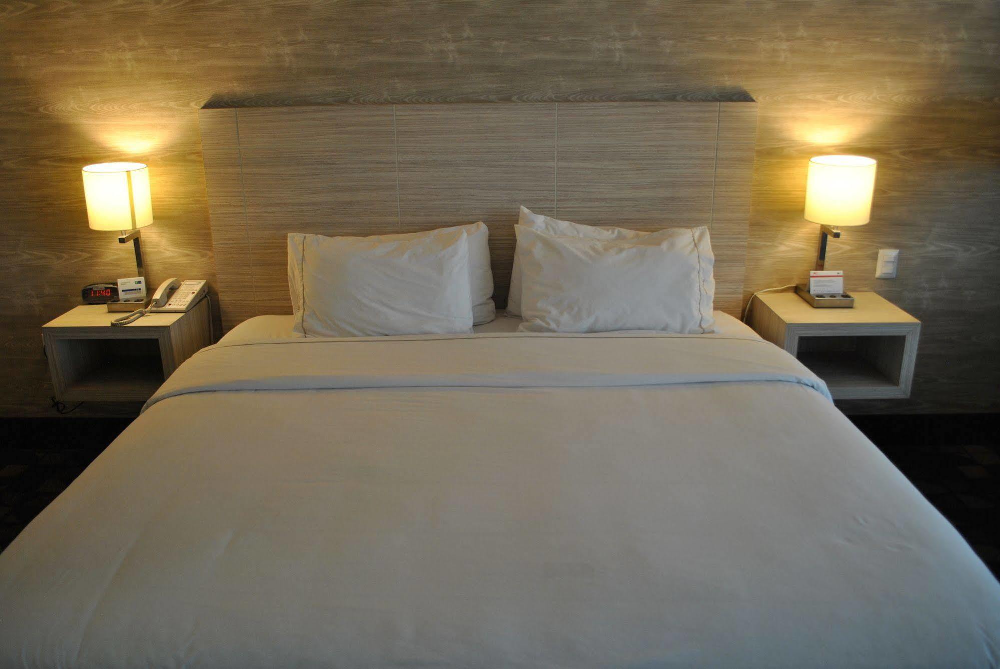 Holiday Inn Express Toluca By Ihg Bagian luar foto